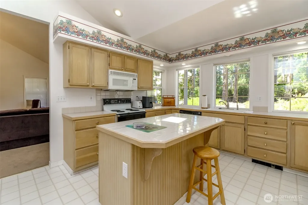 91 E Lake Forest Drive Allyn WA 98524