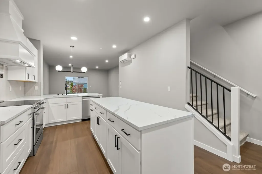 16823 Alder Way Lynnwood WA 98037