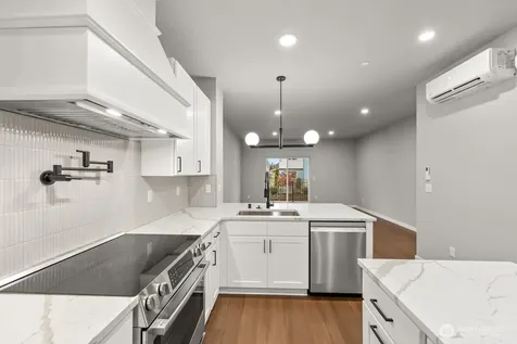 16823 Alder Way Lynnwood WA 98037