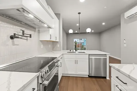 16823 Alder Way Lynnwood WA 98037