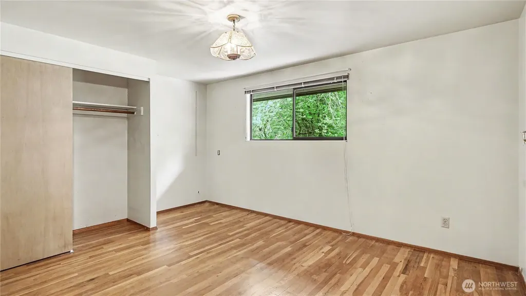 3437 77th Avenue SE Mercer Island WA 98040