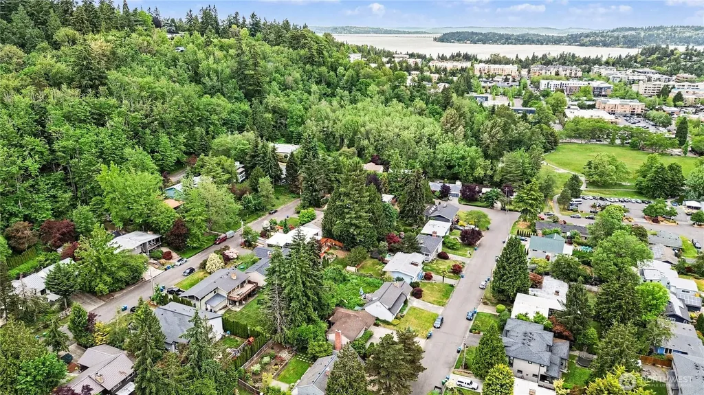 3437 77th Avenue SE Mercer Island WA 98040