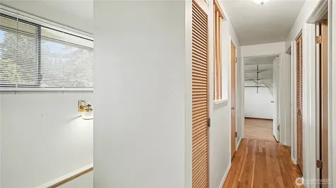 3437 77th Avenue SE Mercer Island WA 98040