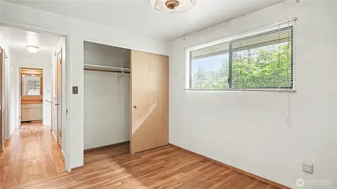 3437 77th Avenue SE Mercer Island WA 98040