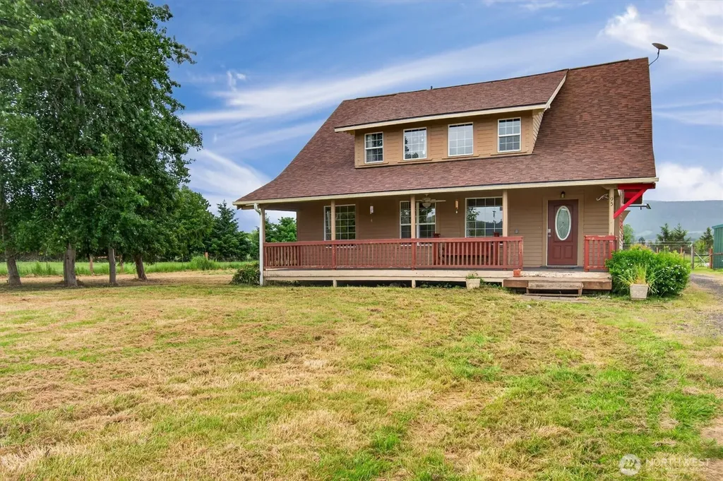 95 W Birnie Slough Road Cathlamet WA 98612