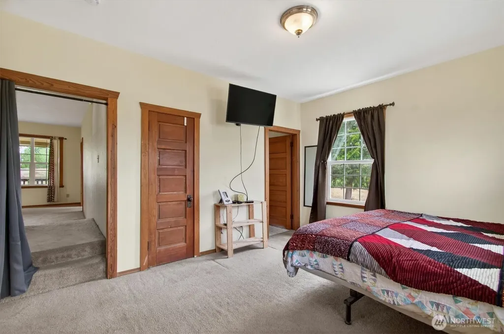 95 W Birnie Slough Road Cathlamet WA 98612