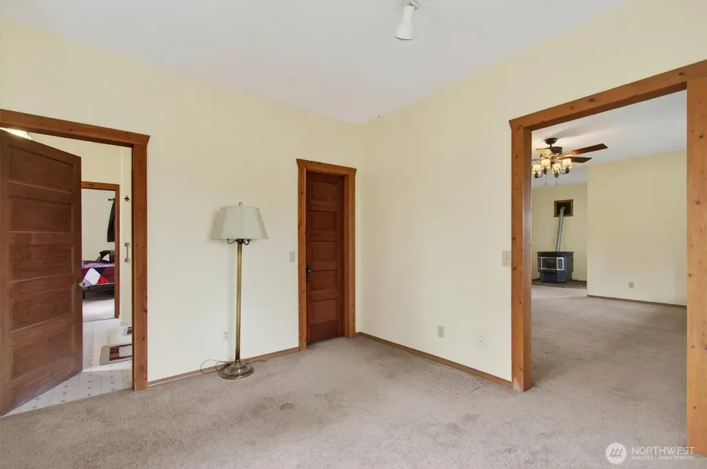 95 W Birnie Slough Road Cathlamet WA 98612