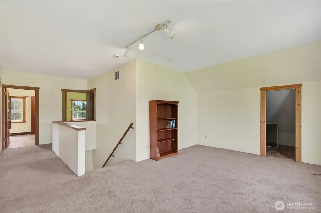 95 W Birnie Slough Road Cathlamet WA 98612