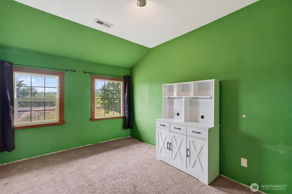 95 W Birnie Slough Road Cathlamet WA 98612