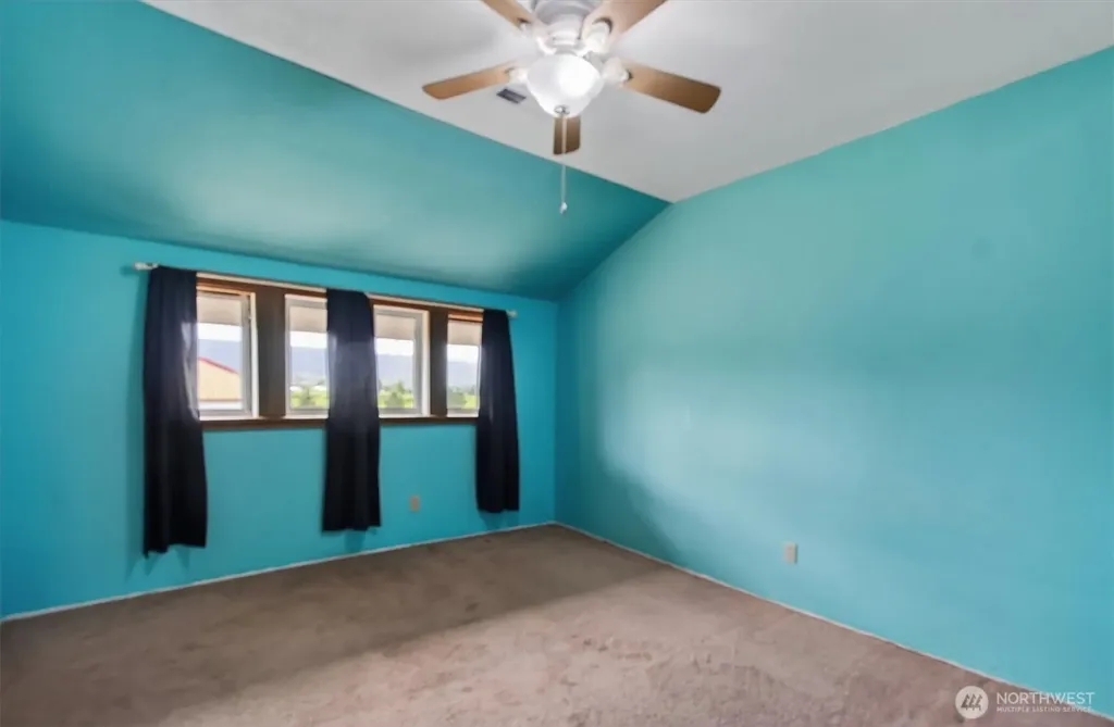 95 W Birnie Slough Road Cathlamet WA 98612