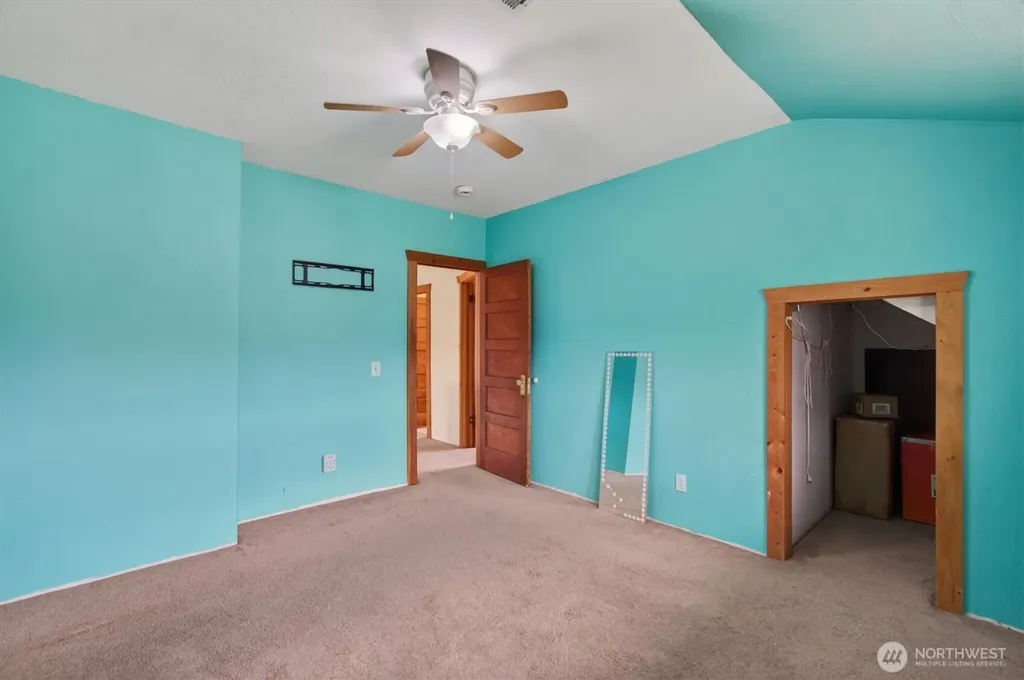 95 W Birnie Slough Road Cathlamet WA 98612