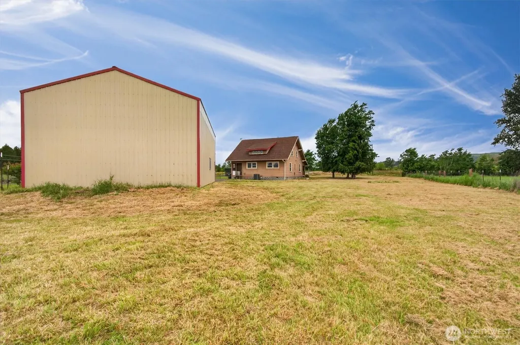 95 W Birnie Slough Road Cathlamet WA 98612