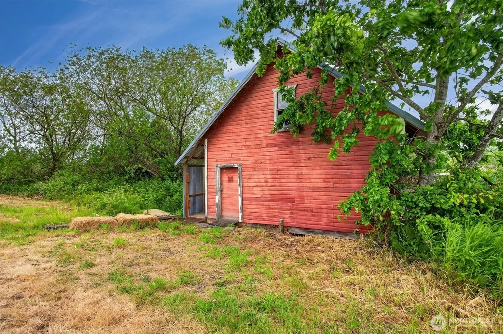 95 W Birnie Slough Road Cathlamet WA 98612