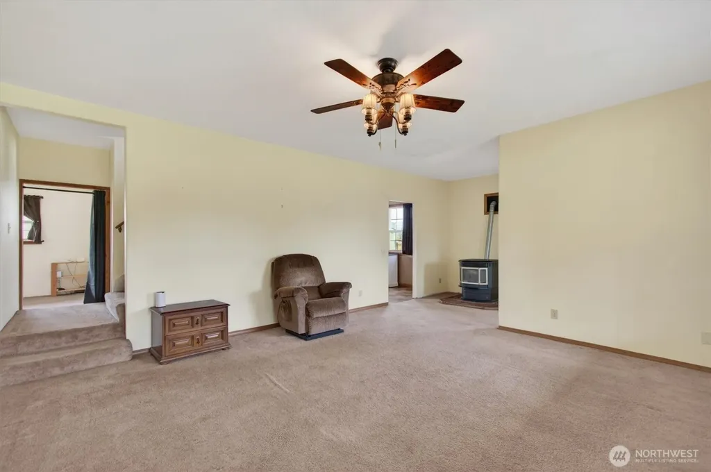 95 W Birnie Slough Road Cathlamet WA 98612