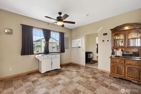 95 W Birnie Slough Road Cathlamet WA 98612