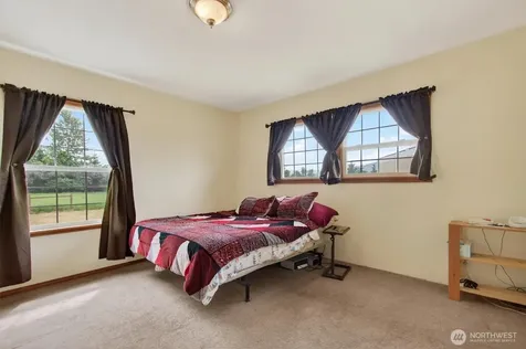 95 W Birnie Slough Road Cathlamet WA 98612