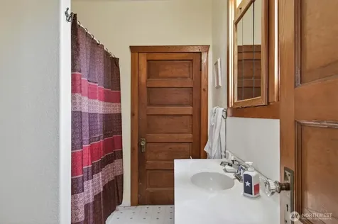 95 W Birnie Slough Road Cathlamet WA 98612