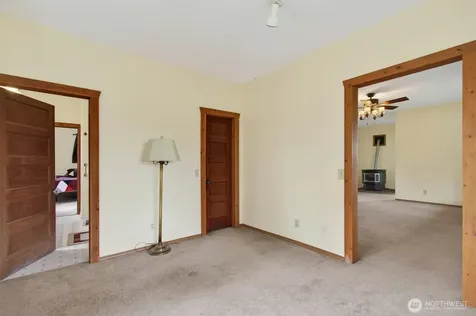95 W Birnie Slough Road Cathlamet WA 98612