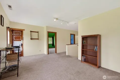 95 W Birnie Slough Road Cathlamet WA 98612