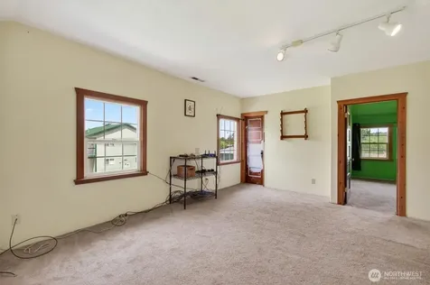 95 W Birnie Slough Road Cathlamet WA 98612