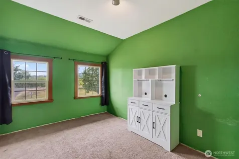 95 W Birnie Slough Road Cathlamet WA 98612