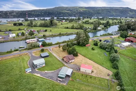 95 W Birnie Slough Road Cathlamet WA 98612