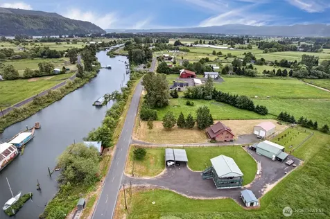 95 W Birnie Slough Road Cathlamet WA 98612