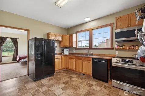 95 W Birnie Slough Road Cathlamet WA 98612