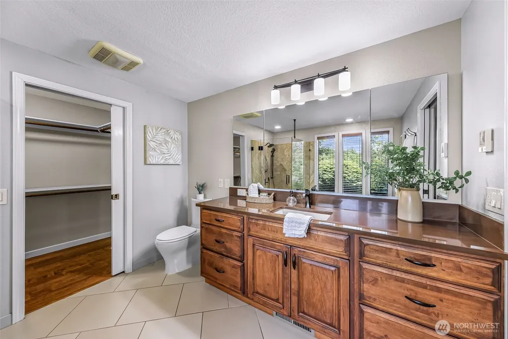 1019 H St. Road Lynden WA 98264