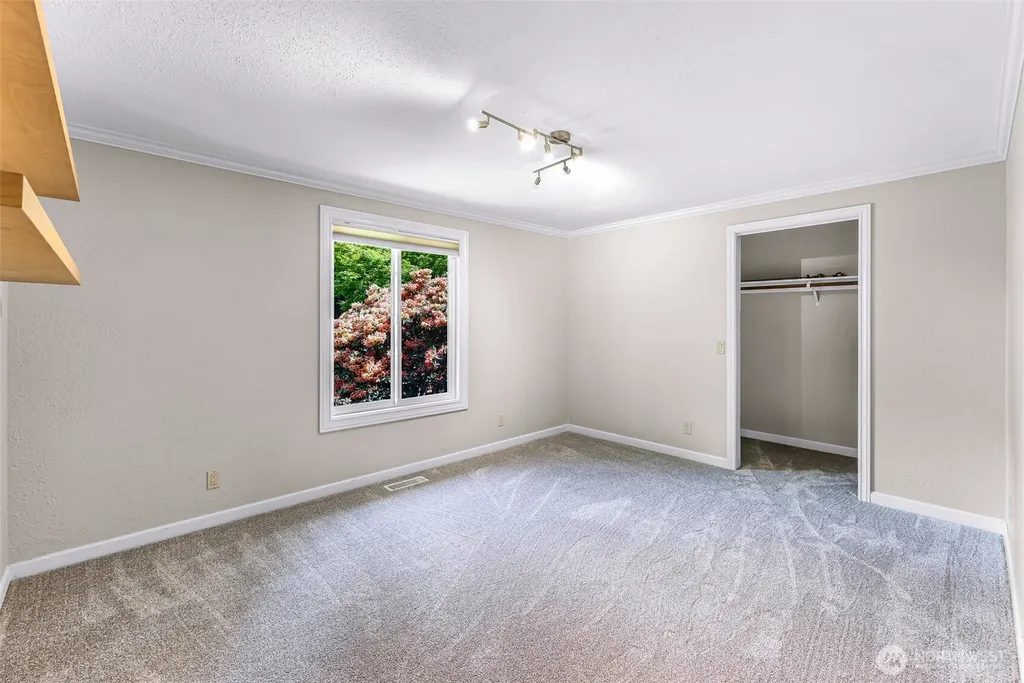 1019 H St. Road Lynden WA 98264