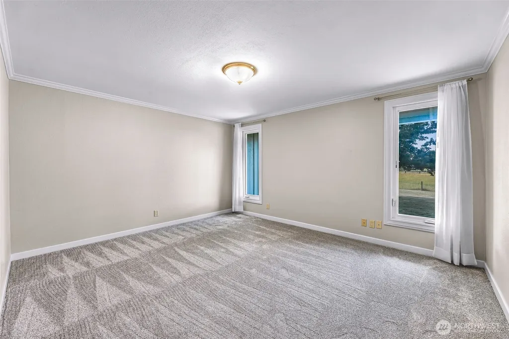 1019 H St. Road Lynden WA 98264