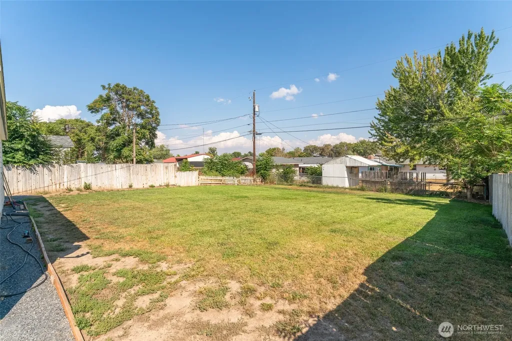 519 N Clark Road Moses Lake WA 98837