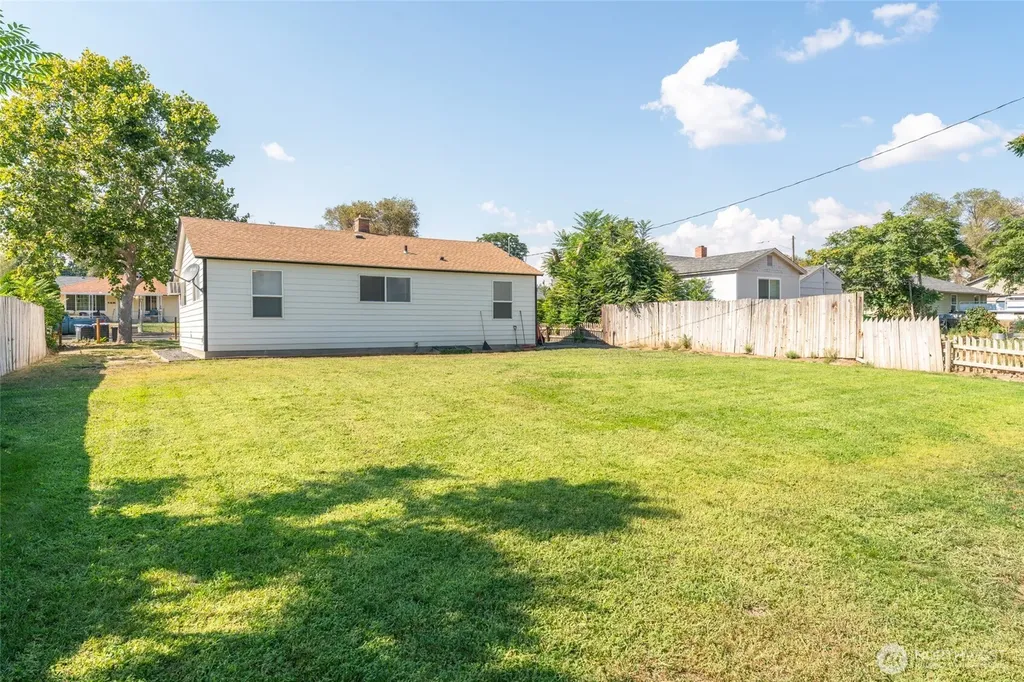 519 N Clark Road Moses Lake WA 98837