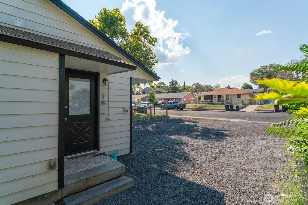519 N Clark Road Moses Lake WA 98837