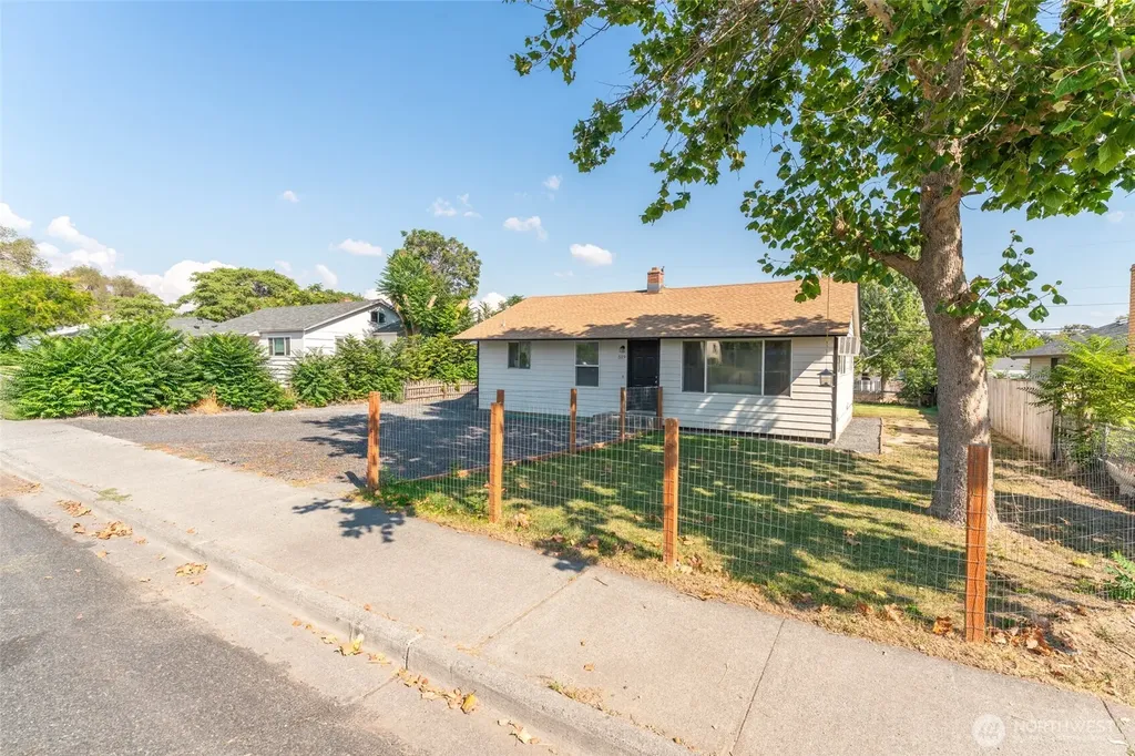 519 N Clark Road Moses Lake WA 98837