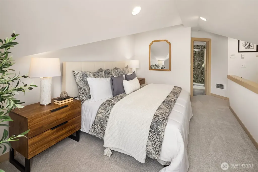 916 N 73rd Street Seattle WA 98103