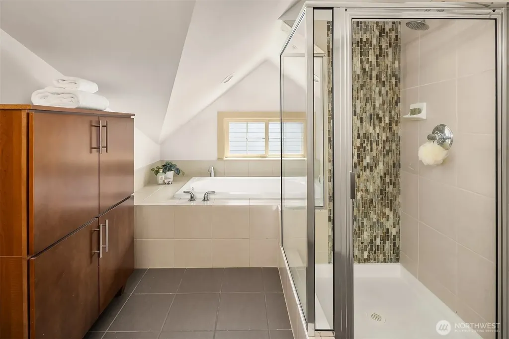 916 N 73rd Street Seattle WA 98103