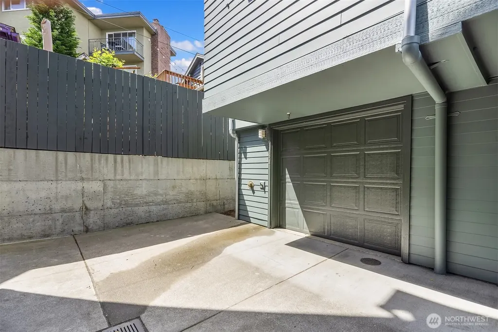 916 N 73rd Street Seattle WA 98103
