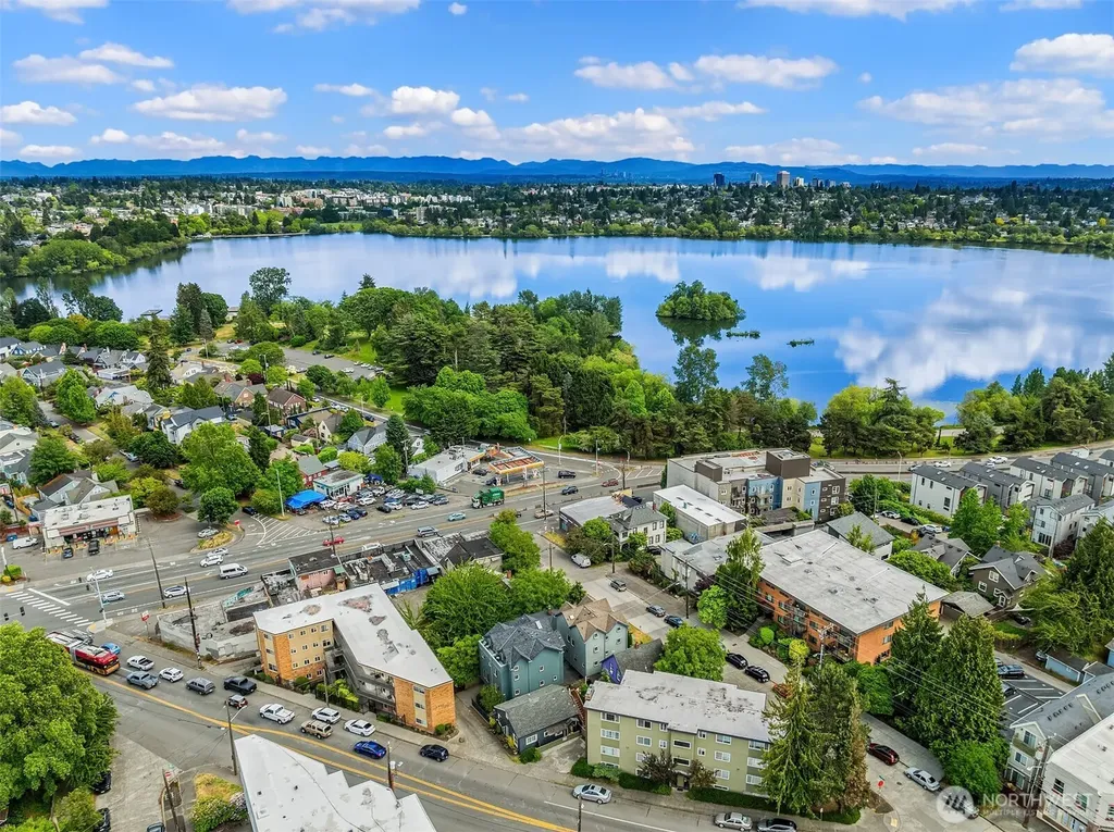 916 N 73rd Street Seattle WA 98103