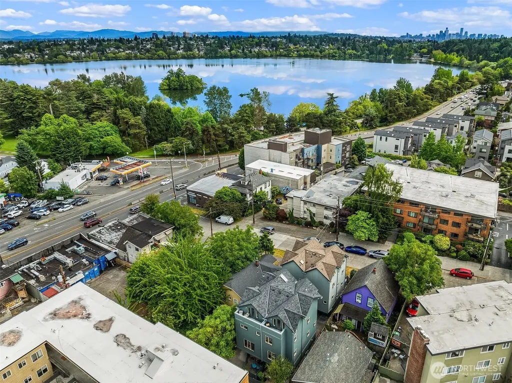 916 N 73rd Street Seattle WA 98103