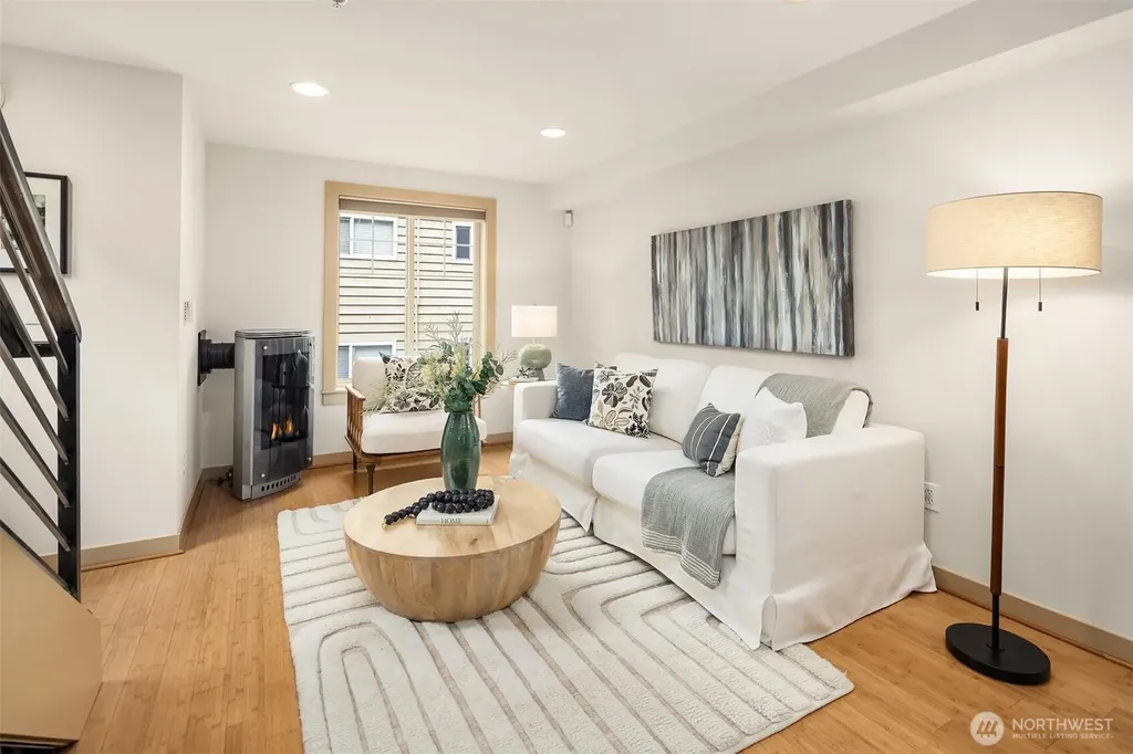 916 N 73rd Street Seattle WA 98103