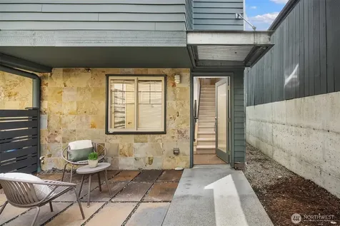 916 N 73rd Street Seattle WA 98103