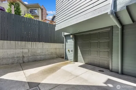 916 N 73rd Street Seattle WA 98103