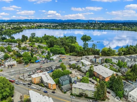 916 N 73rd Street Seattle WA 98103