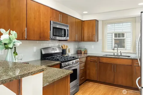916 N 73rd Street Seattle WA 98103