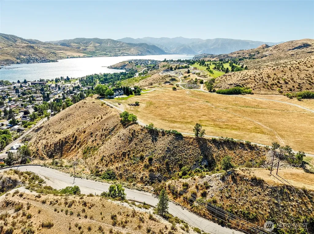761 N Bradley Street Chelan WA 98816