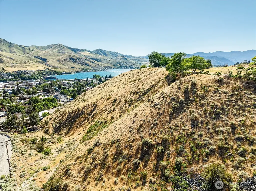 761 N Bradley Street Chelan WA 98816