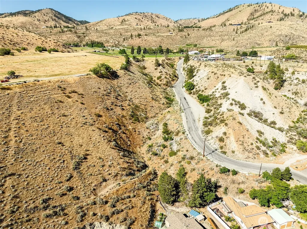 761 N Bradley Street Chelan WA 98816