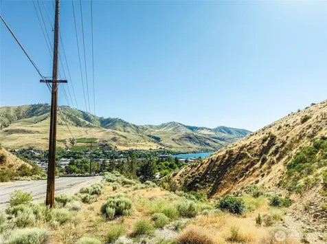 761 N Bradley Street Chelan WA 98816