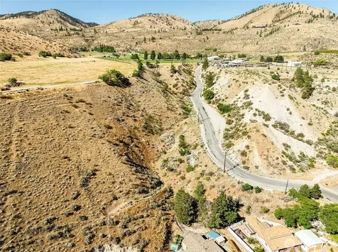 761 N Bradley Street Chelan WA 98816